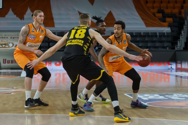 防守策略上 防守策略上