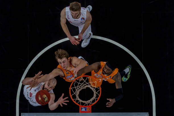 凭借斯劳特 凭借斯劳特